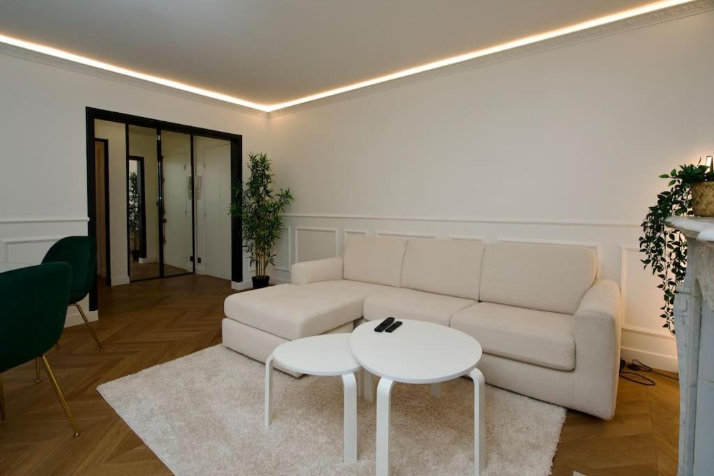 Parisian Style Apartment *