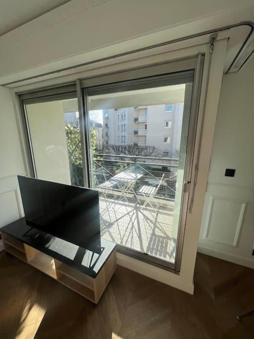Apartment Parisian Style